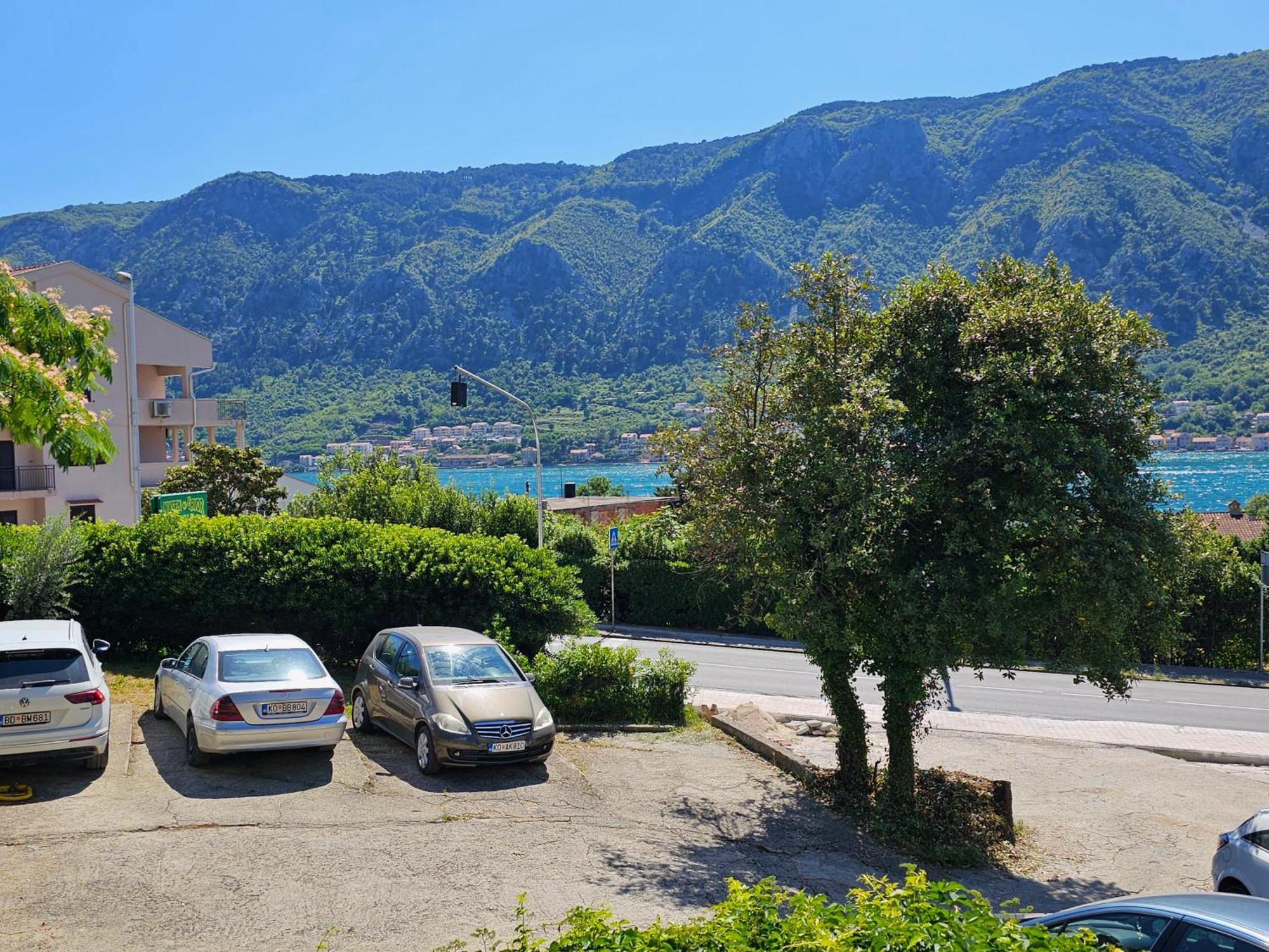 Apartment Luka Kotor Exteriör bild