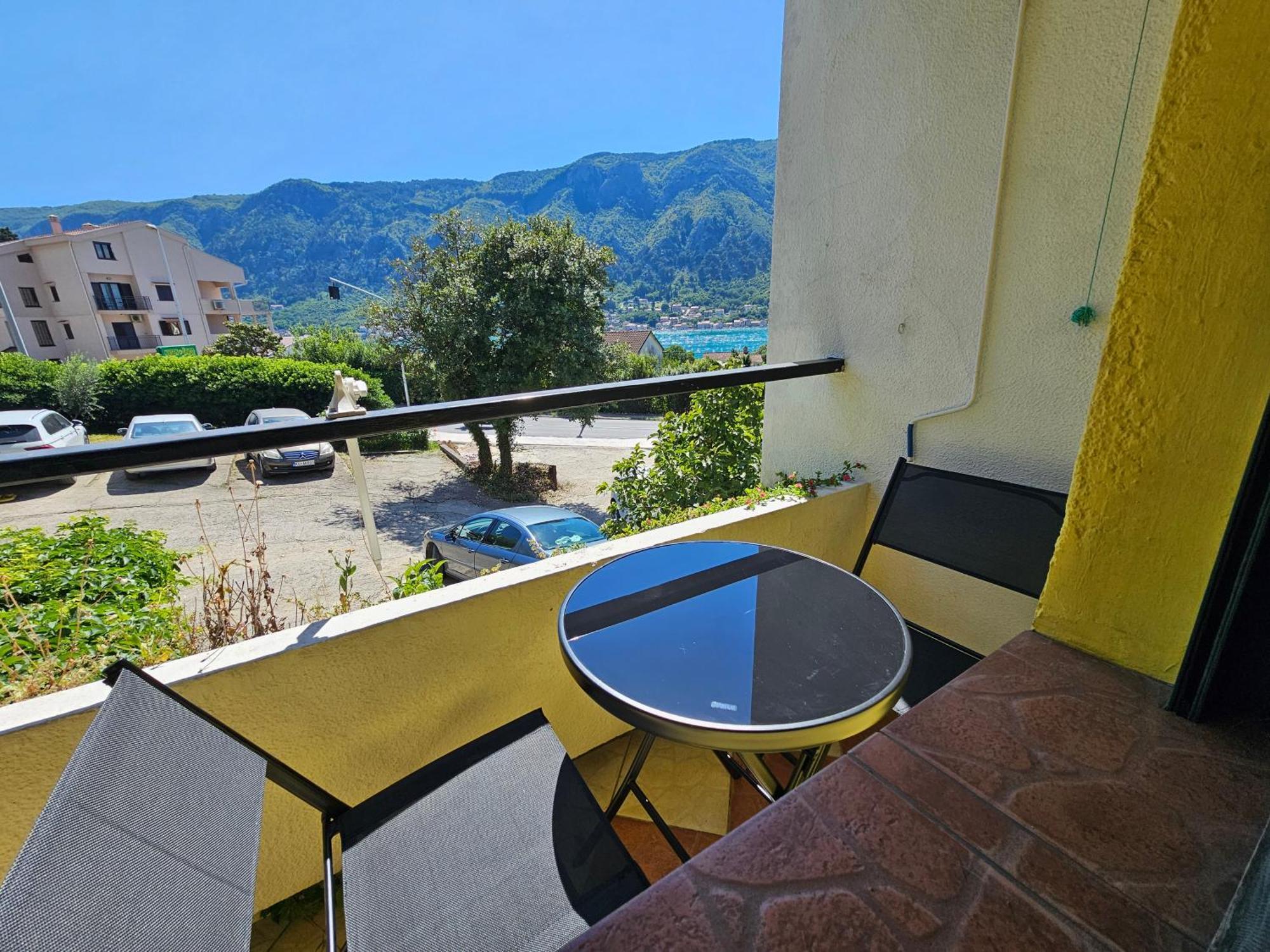Apartment Luka Kotor Exteriör bild